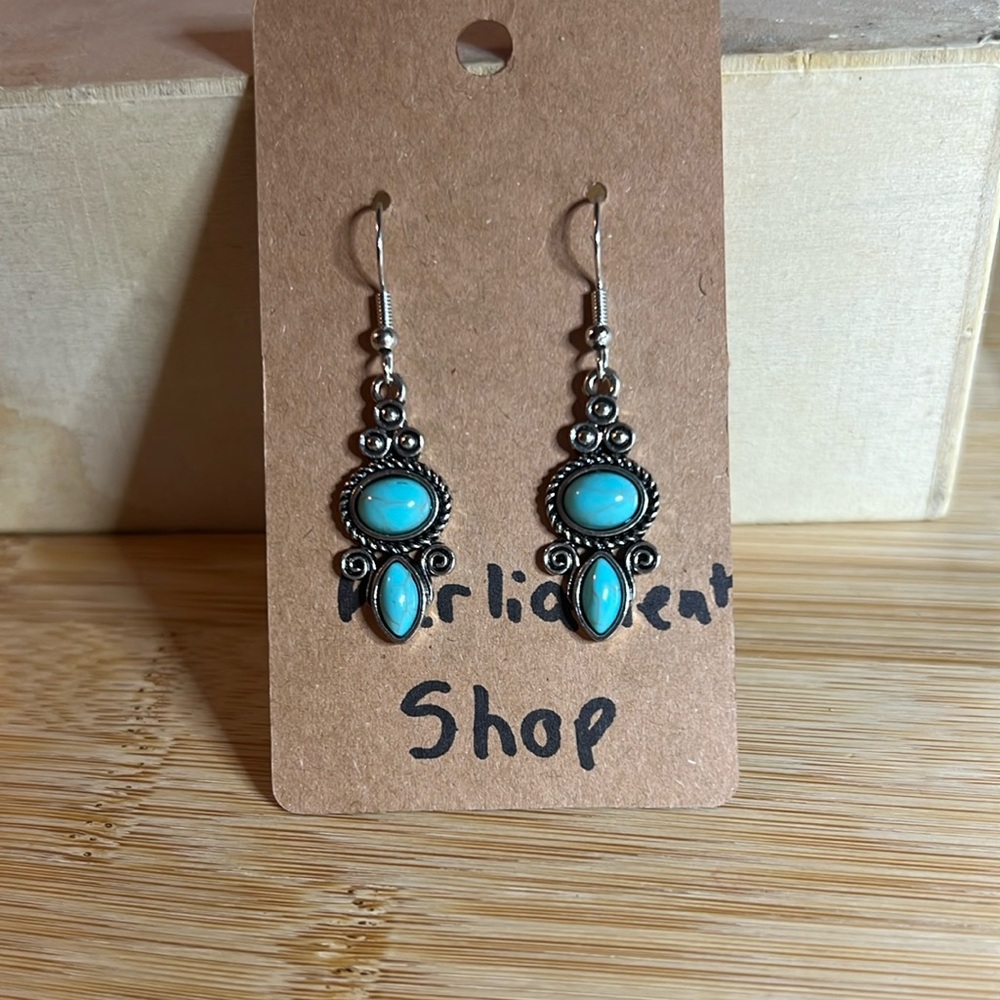 B1G2 free Turquoise Earrings